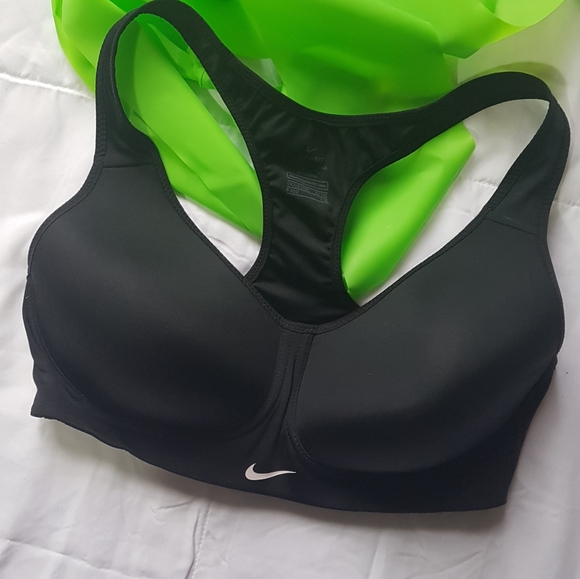 nike underwire sports bra